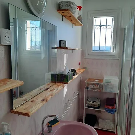 Les Coteaux De Planeze, Ideal Deplacement Pro, Individuelles Lit 160 Television בית אירוח *