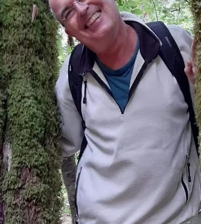 בית אירוח Les Coteaux De Planeze, Ideal Deplacement Pro Saint-Laurent-les-Tours