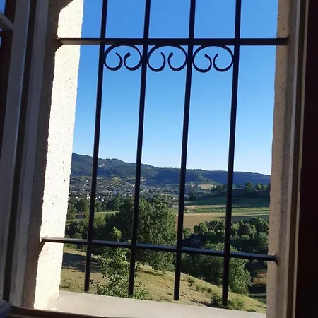 Homestay Les Coteaux De Planeze, Ideal Deplacement Pro, Individuelles Lit 160 Television