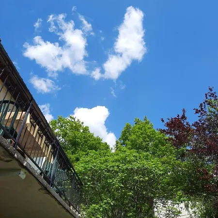 Habitación en casa particular Les Coteaux De Planèze, Idéal Déplacement Pro Saint-Laurent-les-Tours