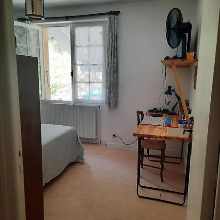 Homestay Les Coteaux De Planeze, Ideal Deplacement Pro, Individuelles Lit 160 Television
