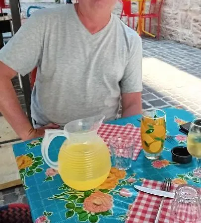 Homestay Les Coteaux De Planeze, Ideal Deplacement Pro, Individuelles Lit 160 Television *
