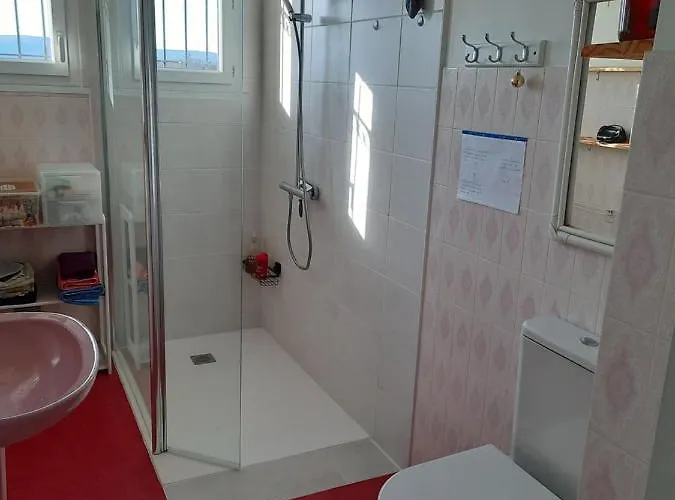 Les Coteaux De Planeze, Ideal Deplacement Pro 民宿 Saint-Laurent-les-Tours